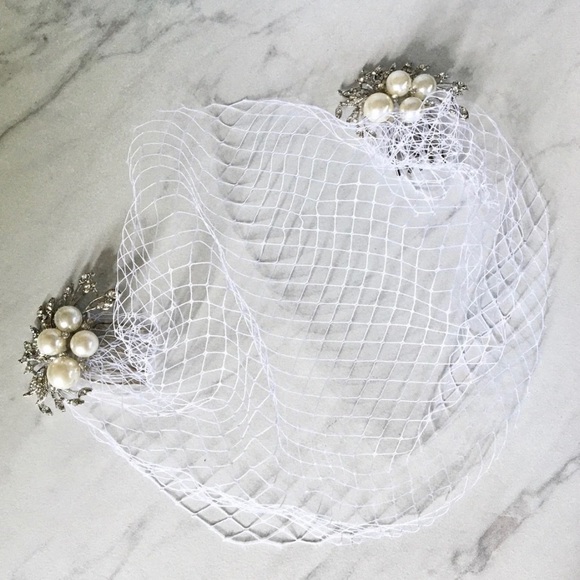 Bridal birdcage veil with Pearls - Picture 2 of 4